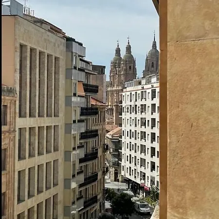 Junto Plaza Mayor. Habitaciones Appartement *