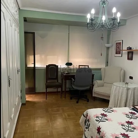 Junto Plaza Mayor. Habitaciones