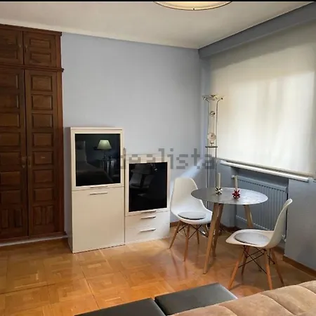 Junto Plaza Mayor. Habitaciones